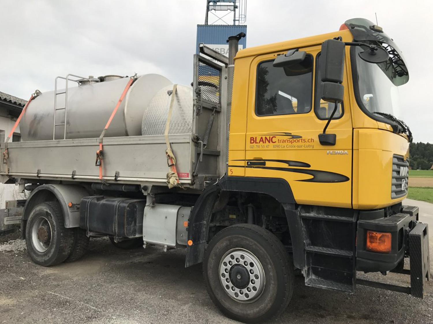 Blanc Transports Transport de vin Camion citerne 8315 litres