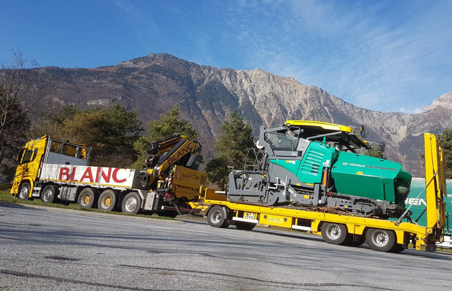 Blanc Transports Transports machines Porte machines